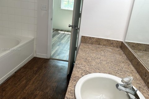 Condominio en alquiler en Pembroke Pines, Florida, 2 dormitorios, 104.98 m2 № 2009506 - foto 11