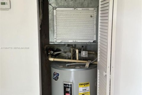 Condominio en alquiler en Pembroke Pines, Florida, 2 dormitorios, 104.98 m2 № 2009506 - foto 17