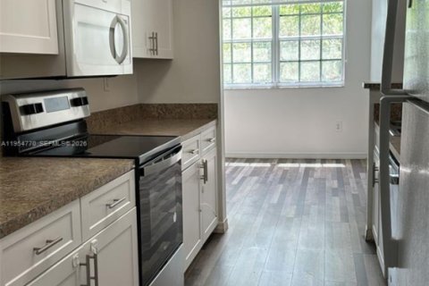 Condominio en alquiler en Pembroke Pines, Florida, 2 dormitorios, 104.98 m2 № 2009506 - foto 10