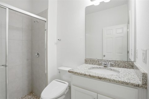 House in Orlando, Florida 5 bedrooms, 278.99 sq.m. № 2204511 - photo 11