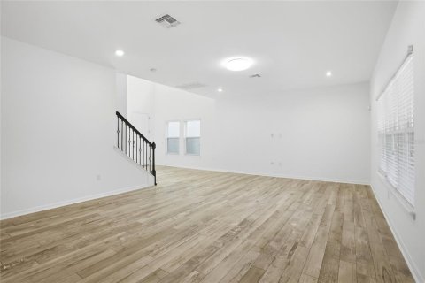 House in Orlando, Florida 5 bedrooms, 278.99 sq.m. № 2204511 - photo 13