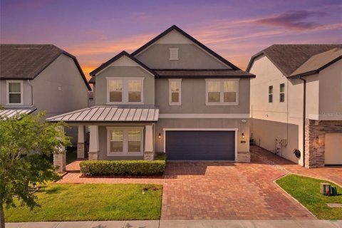 House in Orlando, Florida 5 bedrooms, 278.99 sq.m. № 2204511