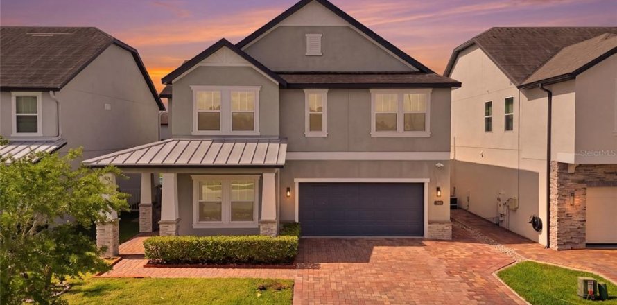 House in Orlando, Florida 5 bedrooms, 278.99 sq.m. № 2204511