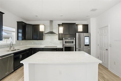 House in Orlando, Florida 5 bedrooms, 278.99 sq.m. № 2204511 - photo 15