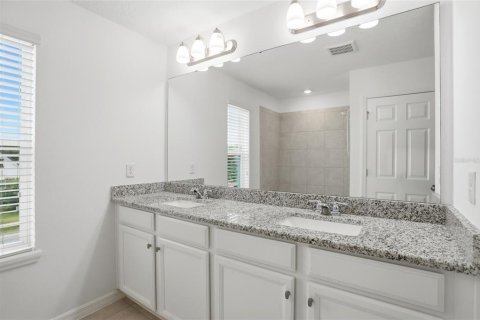 House in Orlando, Florida 5 bedrooms, 278.99 sq.m. № 2204511 - photo 29