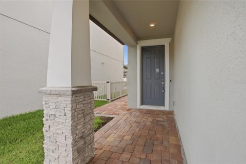 House in Orlando, Florida 5 bedrooms, 278.99 sq.m. № 2204511 - photo 7