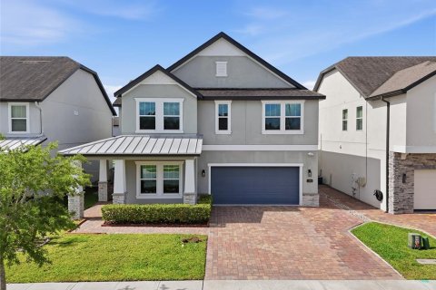 House in Orlando, Florida 5 bedrooms, 278.99 sq.m. № 2204511 - photo 5