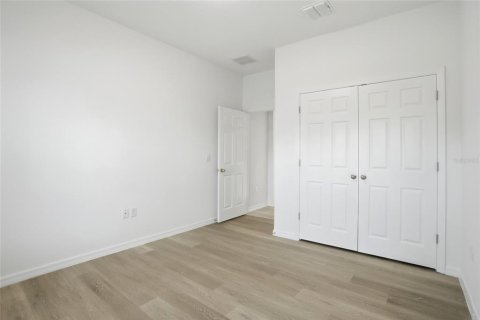 House in Orlando, Florida 5 bedrooms, 278.99 sq.m. № 2204511 - photo 10