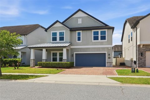 House in Orlando, Florida 5 bedrooms, 278.99 sq.m. № 2204511 - photo 4