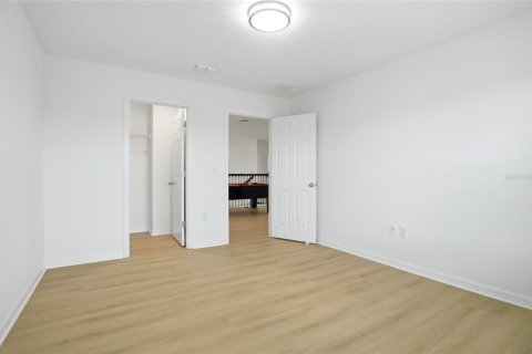 House in Orlando, Florida 5 bedrooms, 278.99 sq.m. № 2204511 - photo 28