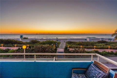 Condo in Miami Beach, Florida, 1 bedroom  № 1768616 - photo 2