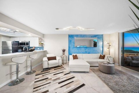 Condo in Miami Beach, Florida, 1 bedroom  № 1768616 - photo 7