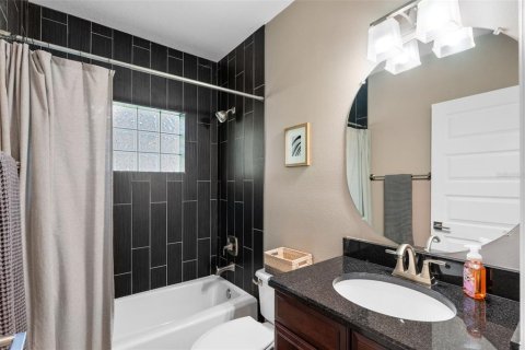 House in Kissimmee, Florida 5 bedrooms, 349.68 sq.m. № 1873989 - photo 27