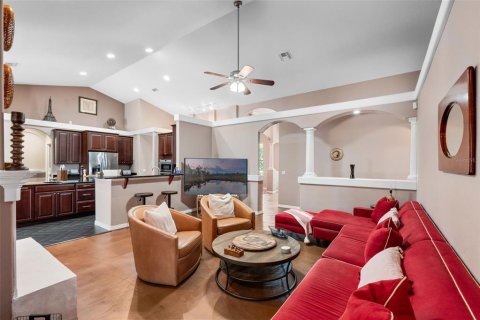 House in Kissimmee, Florida 5 bedrooms, 349.68 sq.m. № 1873989 - photo 9
