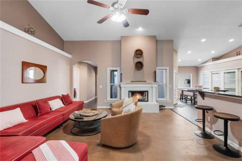 House in Kissimmee, Florida 5 bedrooms, 349.68 sq.m. № 1873989 - photo 8