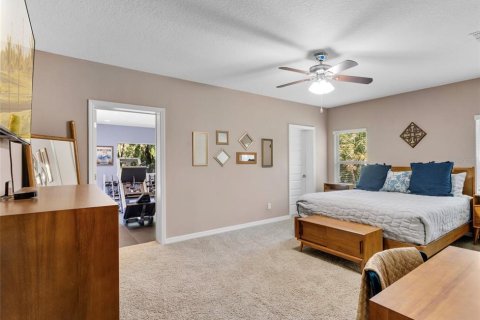 House in Kissimmee, Florida 5 bedrooms, 349.68 sq.m. № 1873989 - photo 14