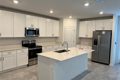 House in Winter Haven, Florida 5 bedrooms, 209.4 sq.m. № 1769982 - photo 12
