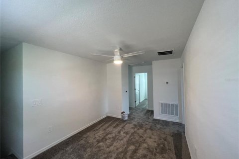 House in Winter Haven, Florida 5 bedrooms, 209.4 sq.m. № 1769982 - photo 8