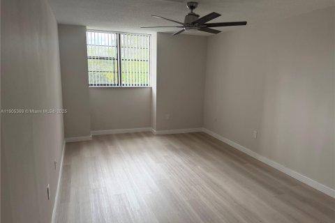 Снять в аренду кондоминиум в Майами, Флорида 1 спальня, 67.54м2, № 1956151 - фото 5