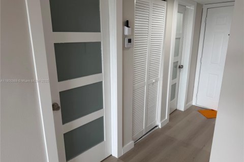 Снять в аренду кондоминиум в Майами, Флорида 1 спальня, 67.54м2, № 1956151 - фото 8