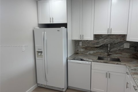 Снять в аренду кондоминиум в Майами, Флорида 1 спальня, 67.54м2, № 1956151 - фото 4