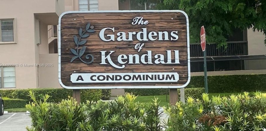 Кондоминиум с 1 спальней в Майами, Флорида № 1956151