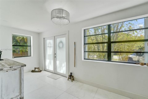 Villa ou maison à vendre à Hollywood, Floride: 5 chambres № 2059286 - photo 17