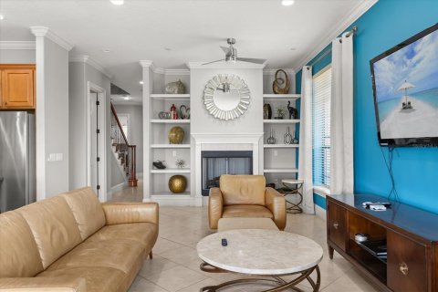 Casa en venta en Kissimmee, Florida, 6 dormitorios, 315.03 m2 № 1766243 - foto 12