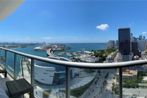Condo in Miami, Florida, 1 bedroom  № 1888792 - photo 2