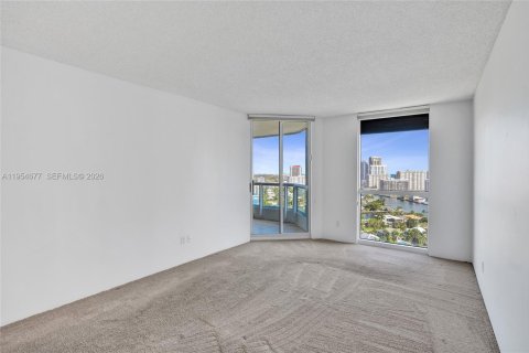 Copropriété à vendre à Aventura, Floride: 3 chambres, 157.93 m2 № 2010857 - photo 13