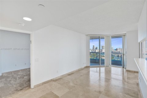 Copropriété à vendre à Aventura, Floride: 3 chambres, 157.93 m2 № 2010857 - photo 2