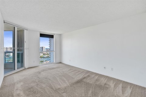 Copropriété à vendre à Aventura, Floride: 3 chambres, 157.93 m2 № 2010857 - photo 12