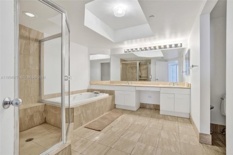 Copropriété à vendre à Aventura, Floride: 3 chambres, 157.93 m2 № 2010857 - photo 17