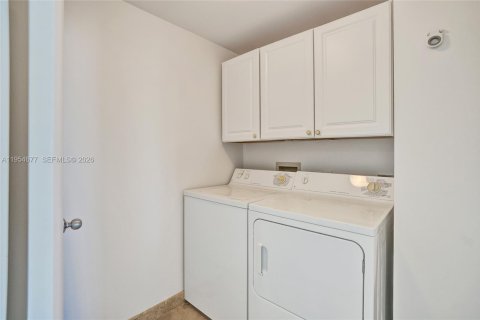 Copropriété à vendre à Aventura, Floride: 3 chambres, 157.93 m2 № 2010857 - photo 11