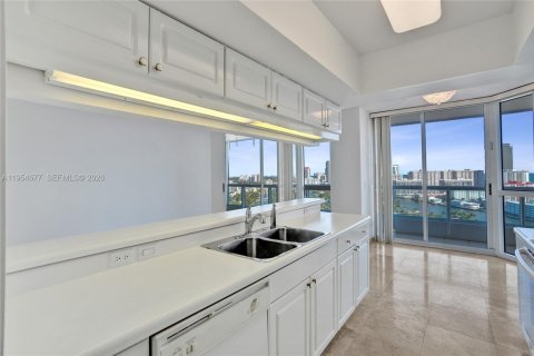 Copropriété à vendre à Aventura, Floride: 3 chambres, 157.93 m2 № 2010857 - photo 1