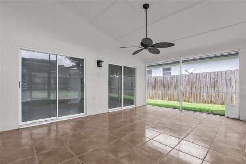 House in Oviedo, Florida 3 bedrooms, 121.33 sq.m. № 2354410 - photo 24