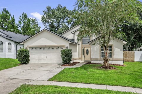 House in Oviedo, Florida 3 bedrooms, 121.33 sq.m. № 2354410 - photo 2