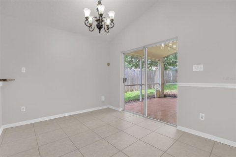 House in Oviedo, Florida 3 bedrooms, 121.33 sq.m. № 2354410 - photo 8