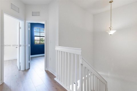 Touwnhouse à vendre à Homestead, Floride: 3 chambres, 133.04 m2 № 1999592 - photo 7