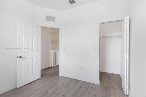 Touwnhouse à vendre à Homestead, Floride: 3 chambres, 133.04 m2 № 1999592 - photo 9