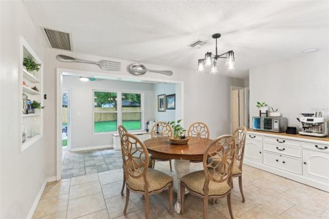 House in Orlando, Florida 3 bedrooms, 208.01 sq.m. № 1832163 - photo 17