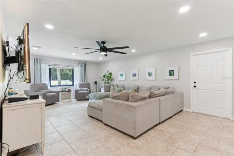 House in Orlando, Florida 3 bedrooms, 208.01 sq.m. № 1832163 - photo 9