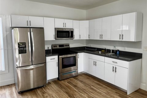 Apartment in Hallandale Beach, Florida 1 bedroom, 55.74 sq.m. № 2003434 - photo 3