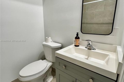 Apartment in Hallandale Beach, Florida 1 bedroom, 55.74 sq.m. № 2003434 - photo 7