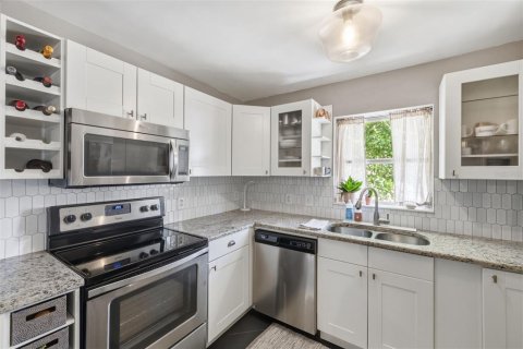Villa ou maison à vendre à Tampa, Floride: 3 chambres, 149.76 m2 № 2151559 - photo 9