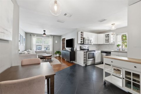 Villa ou maison à vendre à Tampa, Floride: 3 chambres, 149.76 m2 № 2151559 - photo 10