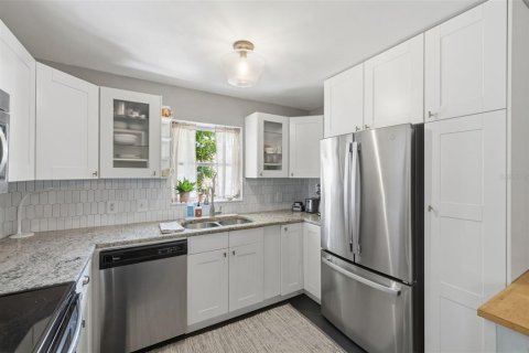 Villa ou maison à vendre à Tampa, Floride: 3 chambres, 149.76 m2 № 2151559 - photo 8