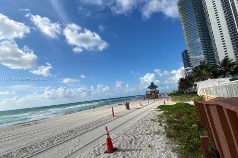 Condominio en venta en Sunny Isles Beach, Florida, 38.09 m2 № 2077315 - foto 28