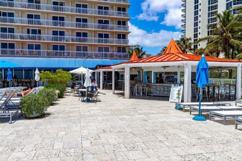 Condominio en venta en Sunny Isles Beach, Florida, 38.09 m2 № 2077315 - foto 29