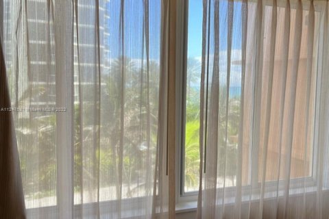 Condominio en venta en Sunny Isles Beach, Florida, 38.09 m2 № 2077315 - foto 8